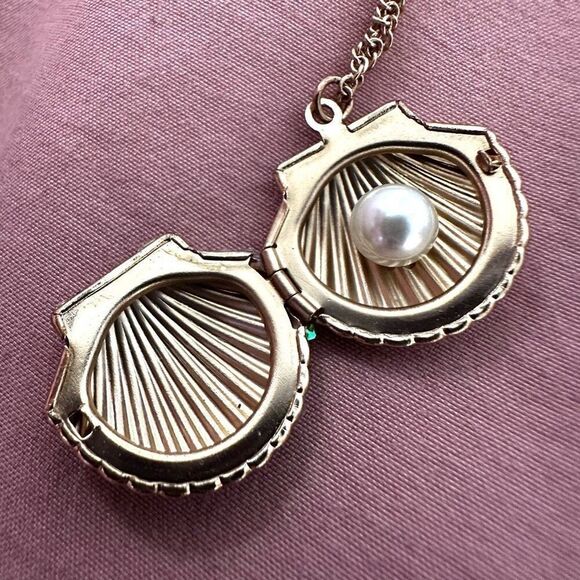 Seashell Locket Gold Tone 3 Tier Necklace - Picture 2 of 9